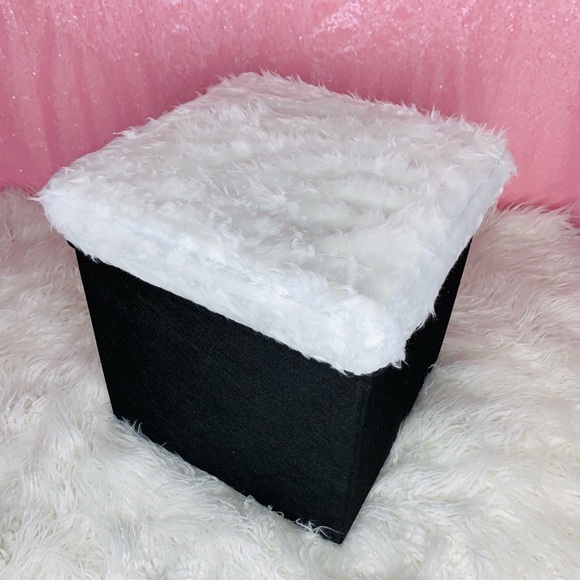 Other - 🌟1 Left💗Faux Fur Collapsible Storage Bin!